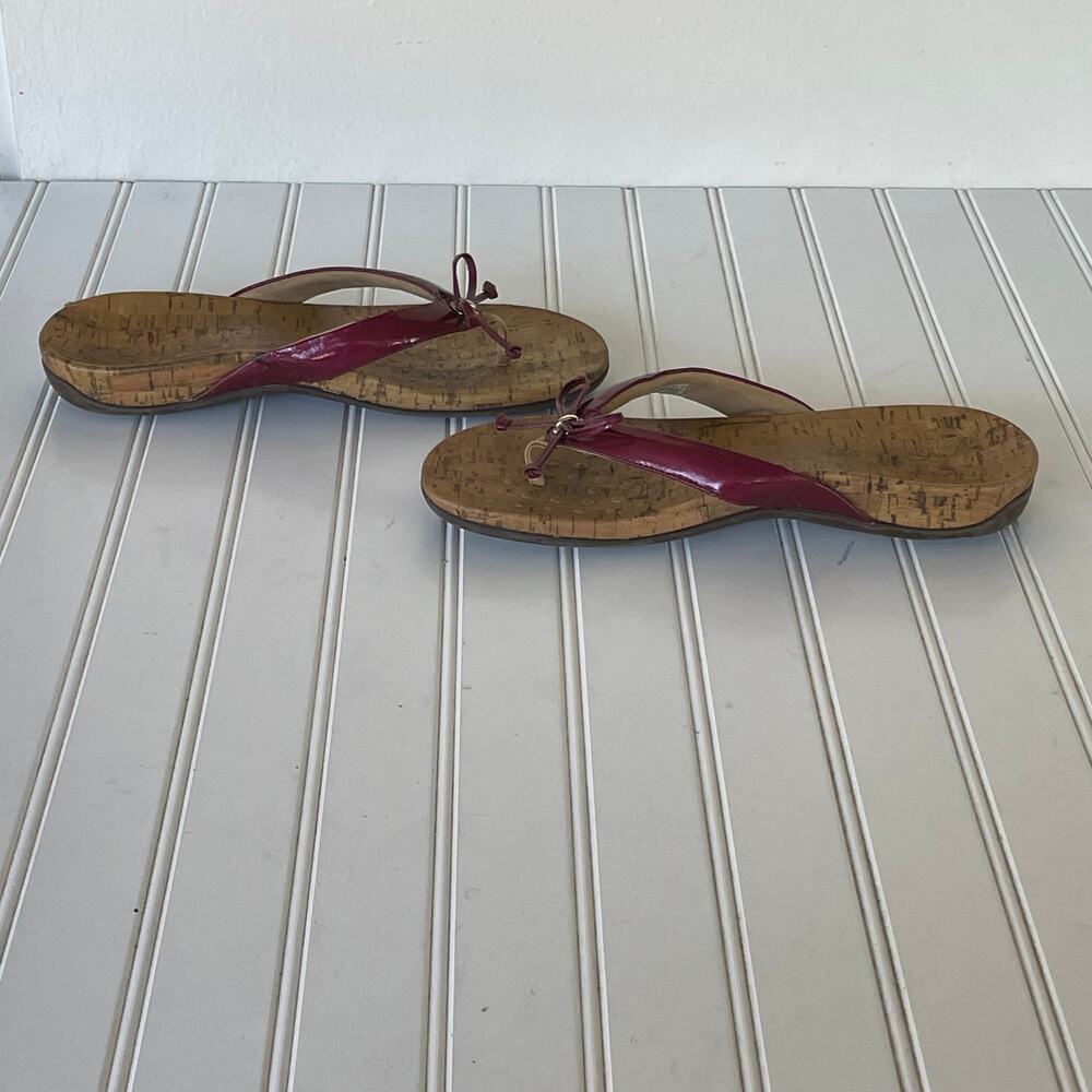 Vionic Red Patent Leather Flip Flops Size 10 - image 6